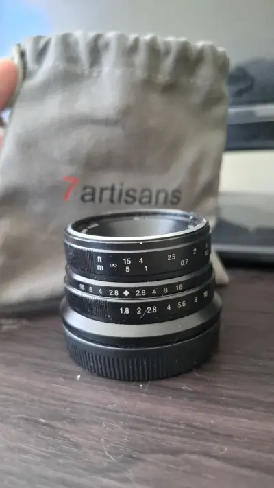 Lente 7artisans 25mm f/1.8 para cámaras - miniatura 1