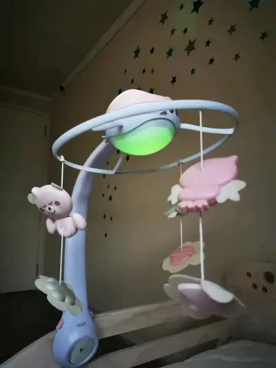 Móvil musical Marca Infantino con luces LED - miniatura 3
