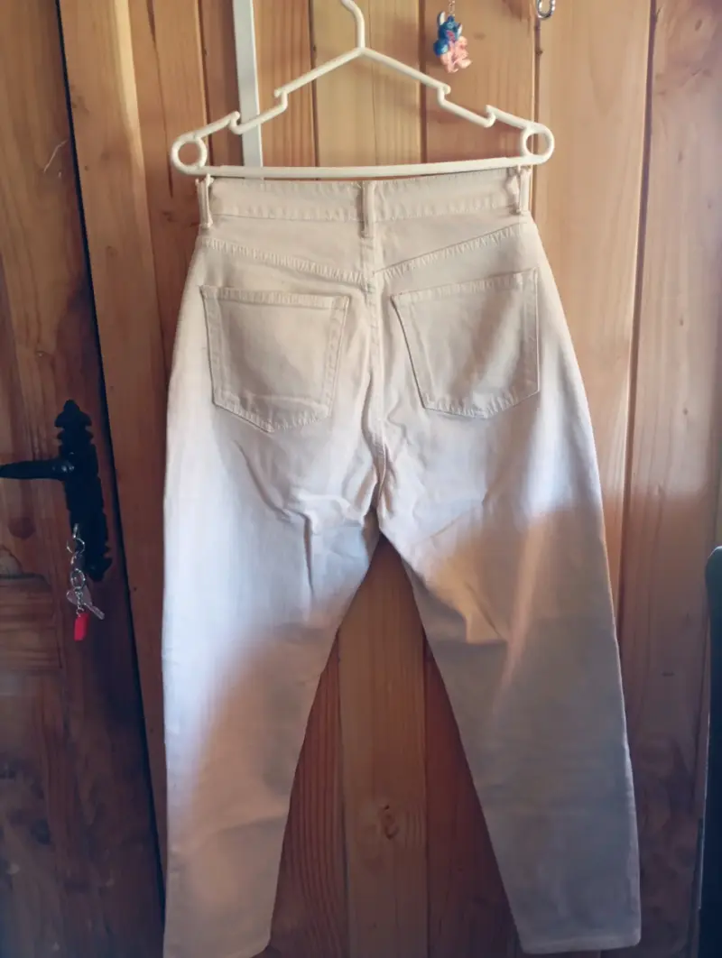 Pantalones beige de mezclilla H&M para mujer - 1