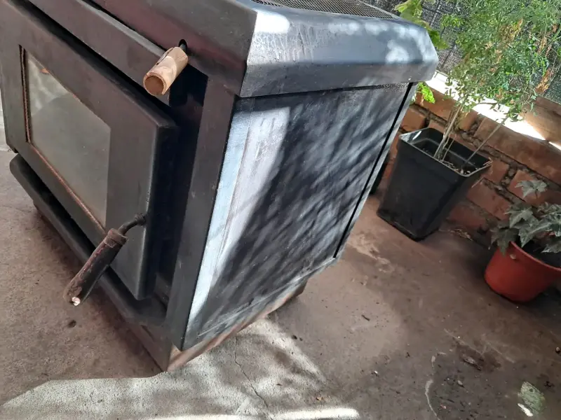 Estufa a leña de hierro fundido con puerta de vidrio - 2