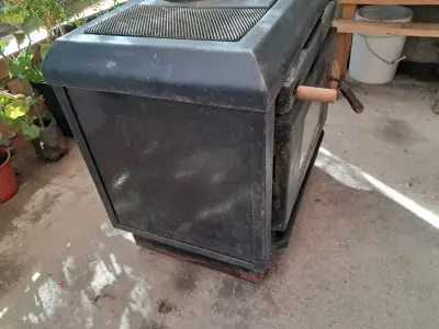 Estufa a leña de hierro fundido con puerta de vidrio - miniatura 3