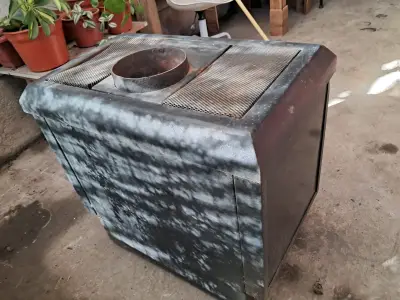 Estufa a leña de hierro fundido con puerta de vidrio - miniatura 4