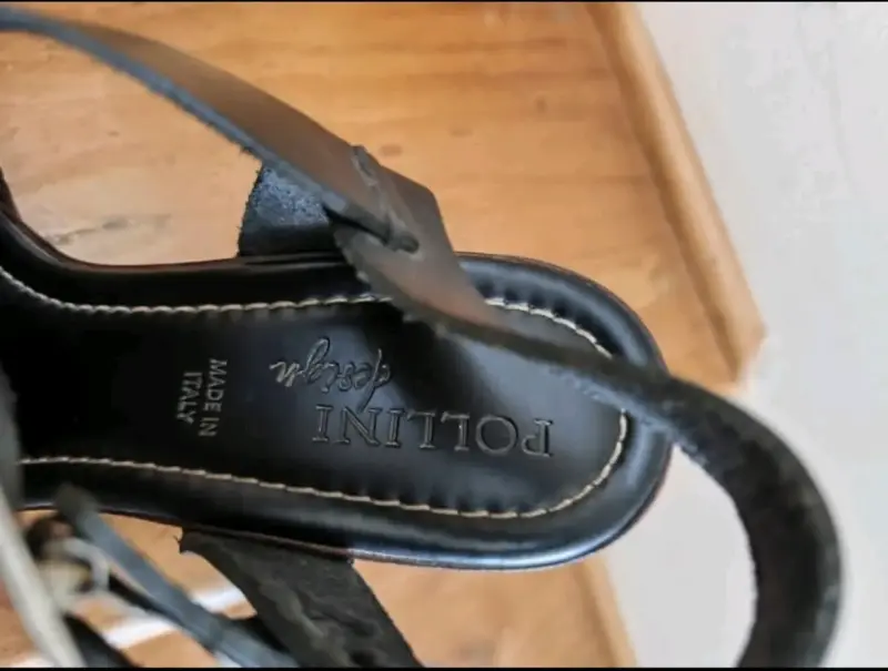 Sandalias de Tacón Alto de Cuero Negro Pollini - 4