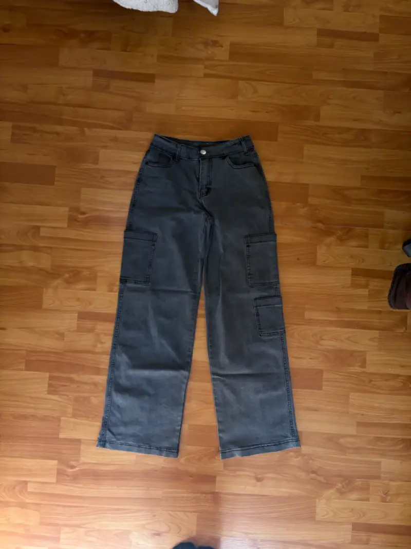 Pantalones cargo gris oscuro para mujer