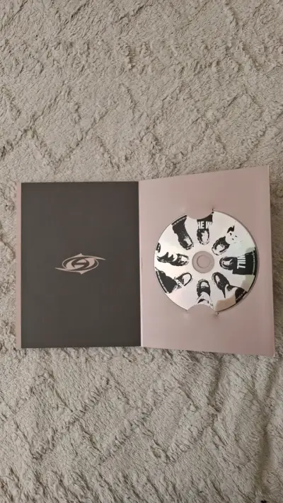 Álbum de música The World CD edición especial - miniatura 1