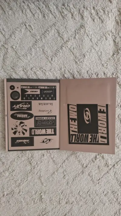 Álbum de música The World CD edición especial - miniatura 2