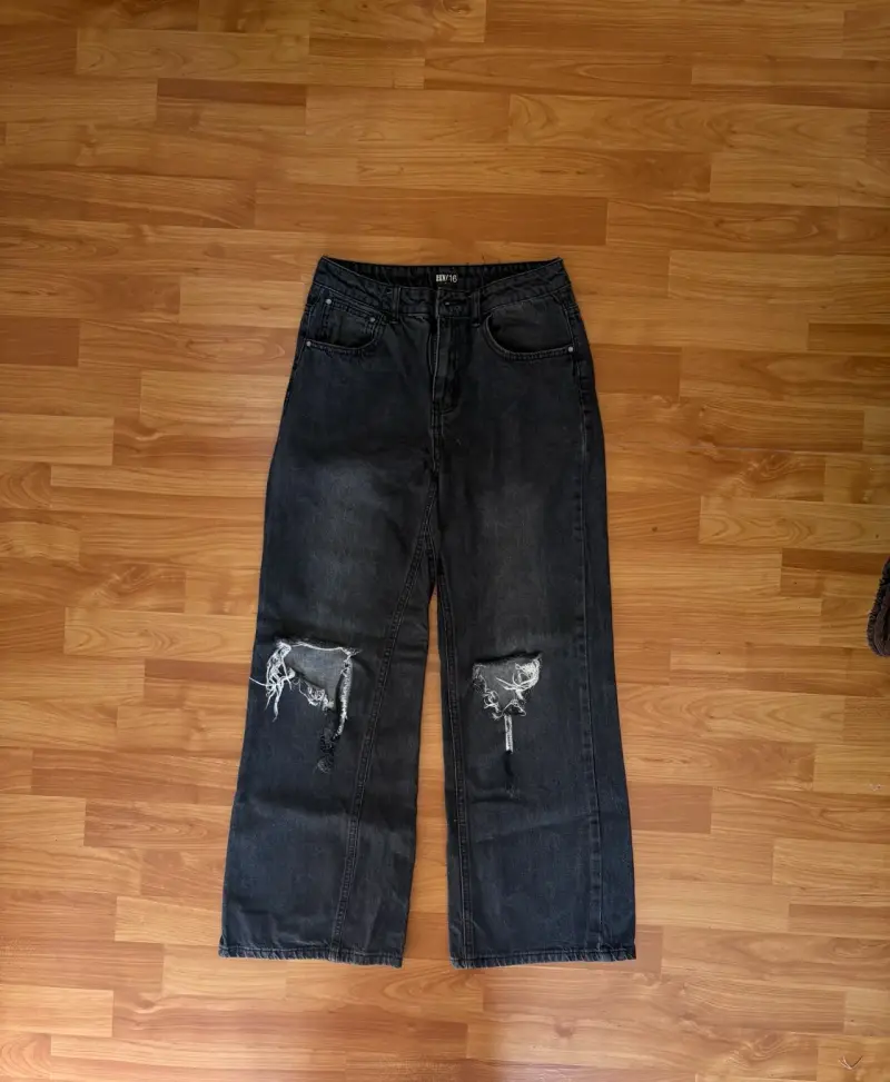 Jeans negros desgastados para mujer - 1