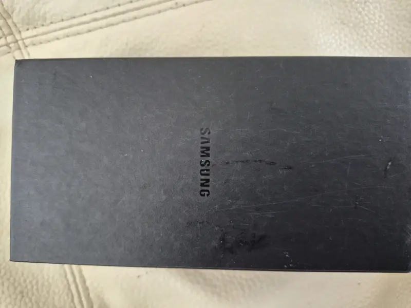 Samsung Galaxy S8 en buen estado con caja - 4