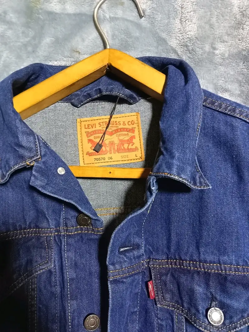 Chaqueta de mezclilla Levi's clásica azul - 2