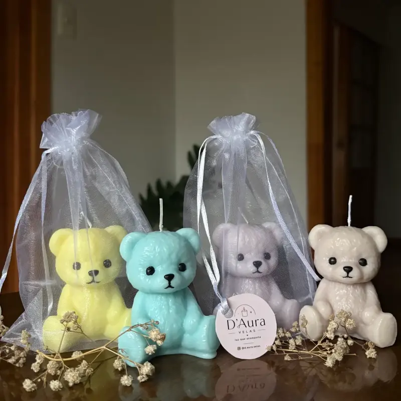 Vela decorativa en forma de oso color celeste - 2