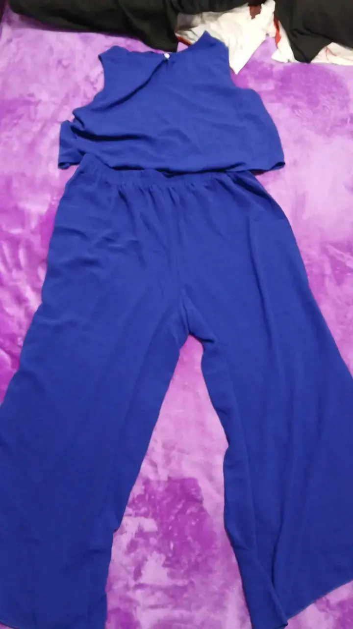 Conjunto azul de pantalón y top para mujer - 2