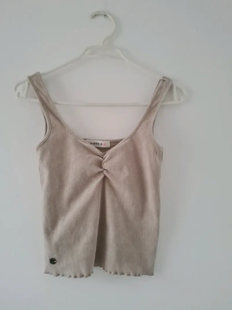 Top sin mangas beige aussie - 1