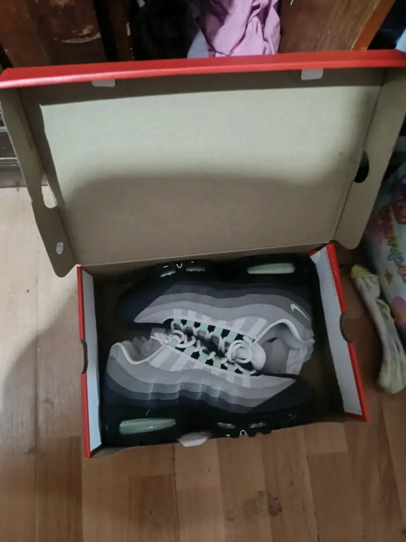 Zapatillas deportivas Nike Air Max 95 gris y verde - 3