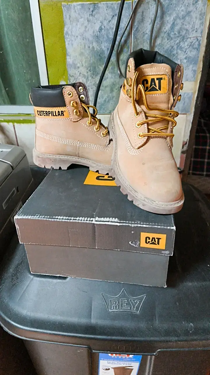 Botas Caterpillar beige de cuero