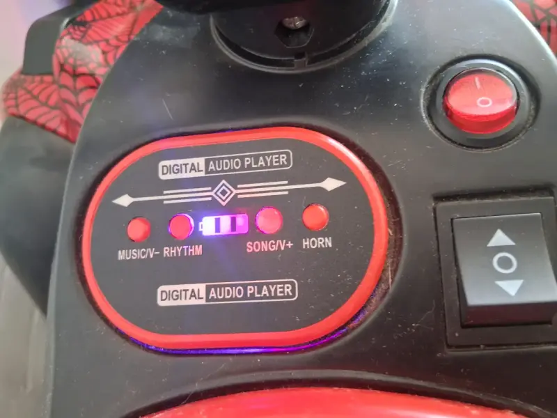 Moto eléctrica infantil con diseño deportivo - 5