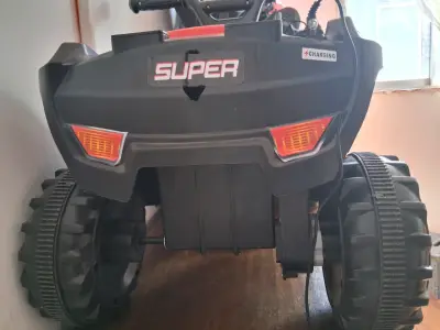 Moto eléctrica infantil con diseño deportivo - miniatura 6