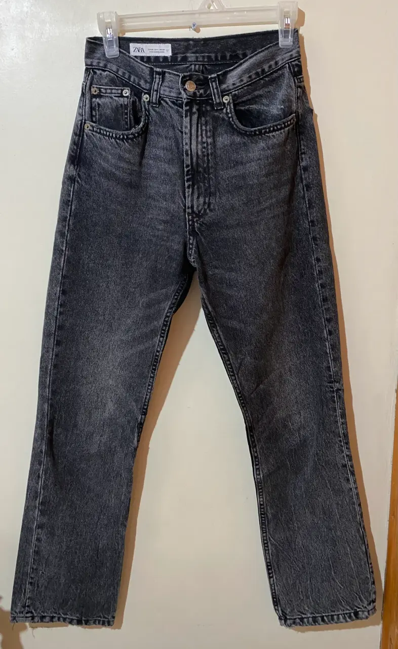 Jeans negros de mezclilla Zara 34