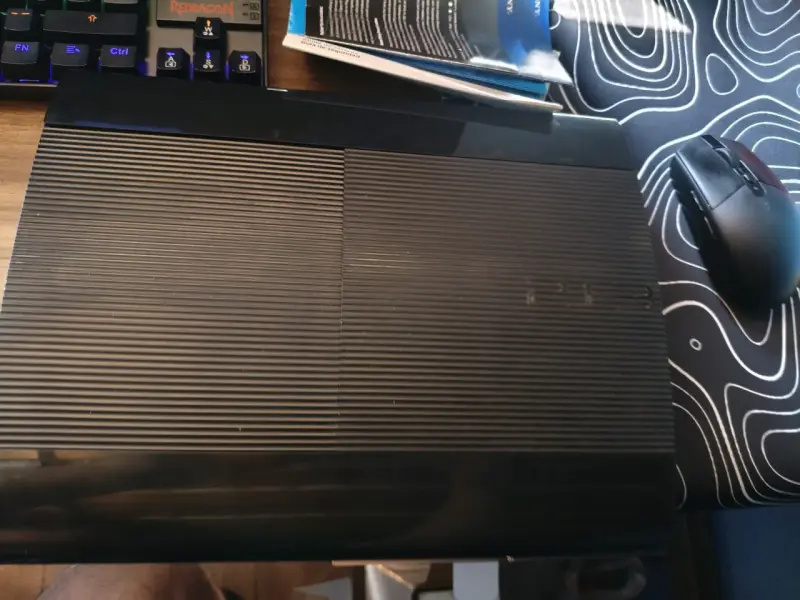 Consola Sony PS3 Super Slim en buen estado - 1