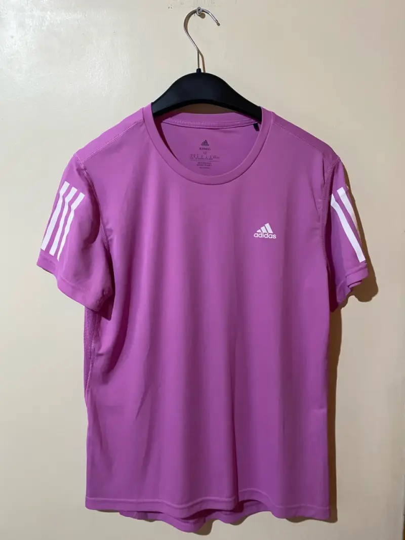 Polera deportiva morada Adidas para mujer
