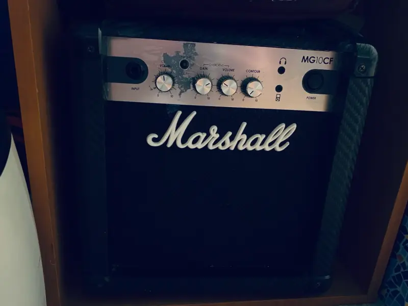 Amplificador Marshall 10 w