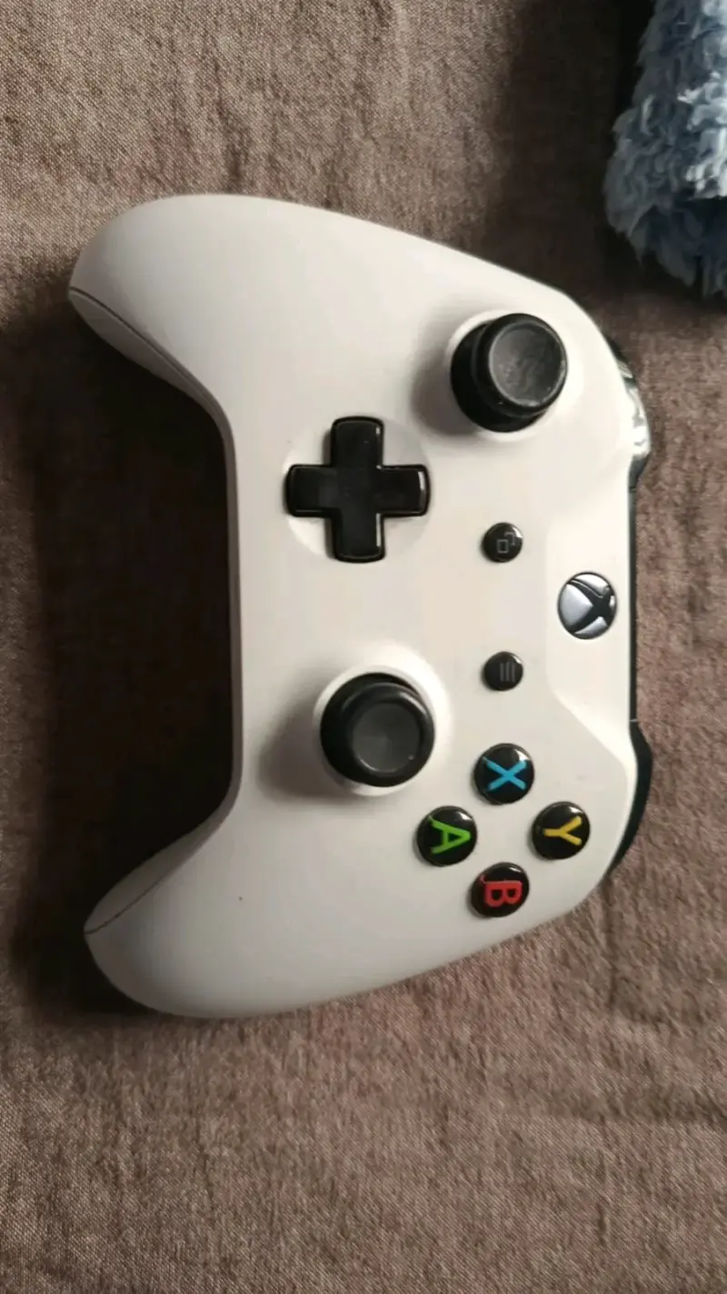 Consola Xbox One S con Control Blanco - 2