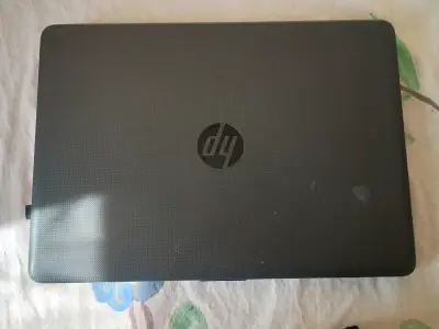Laptop HP Intel Core i3 en buen estado - miniatura 2