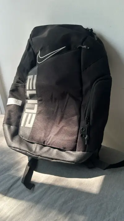 Mochila Nike Elite negra deportiva - miniatura 1