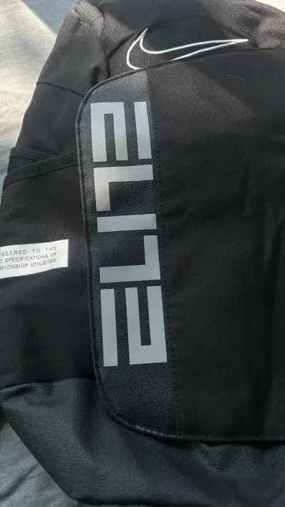 Mochila Nike Elite negra deportiva - miniatura 2