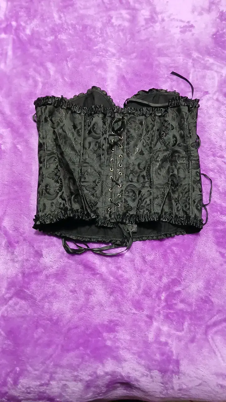 Corset negro con encaje floral - 2