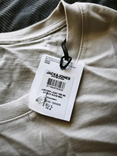 Polera beige Jack & Jones con logo - miniatura 2