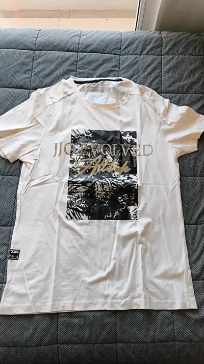 Polera blanca JJO Evolved con diseño gráfico - miniatura 1