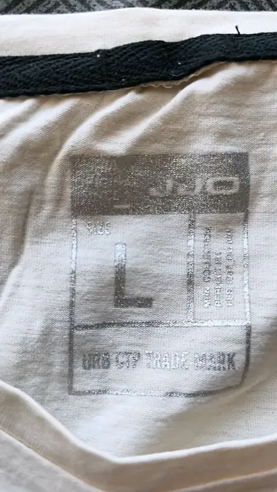 Polera blanca JJO Evolved con diseño gráfico - miniatura 3