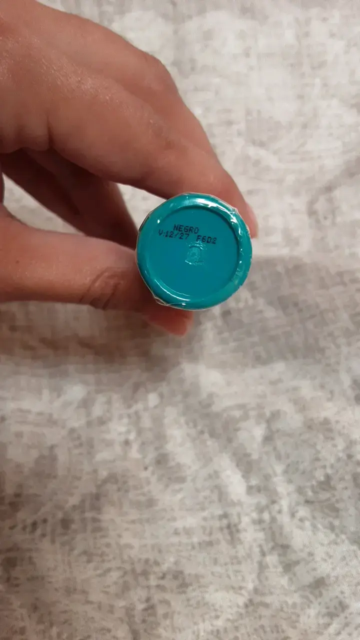 Máscara de pestañas negra con extensión de tubo - 2