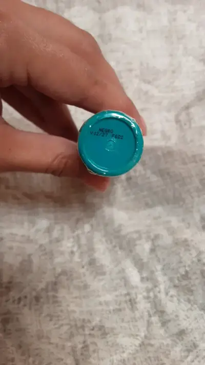 Máscara de pestañas negra con extensión de tubo - miniatura 2