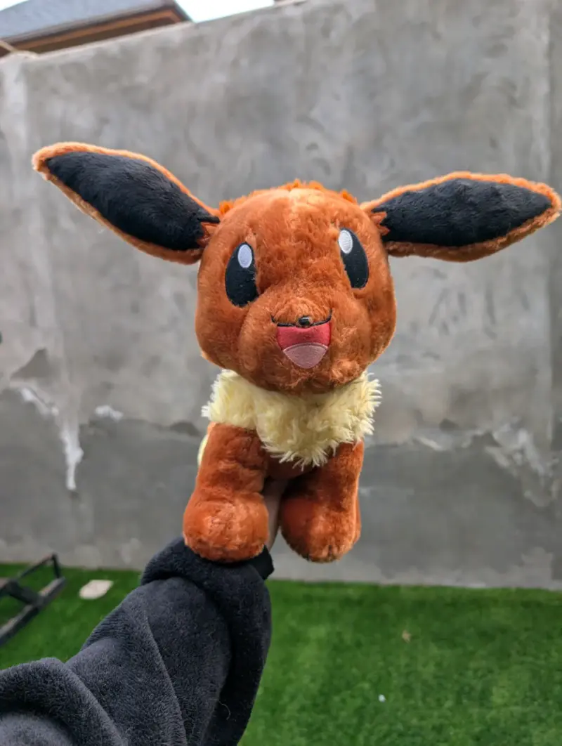 Peluche de Eevee Pokémon suave y adorable - 1