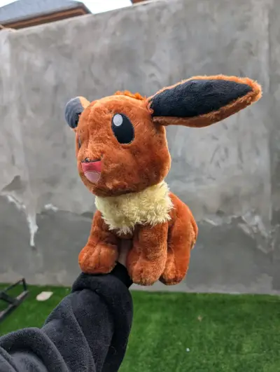 Peluche de Eevee Pokémon suave y adorable - miniatura 2