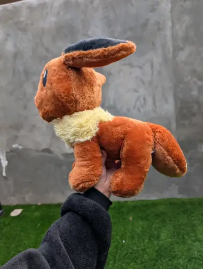 Peluche de Eevee Pokémon suave y adorable - miniatura 3