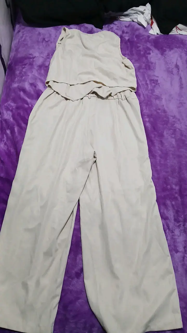 Conjunto de pantalón y chaleco beige para mujer - 2