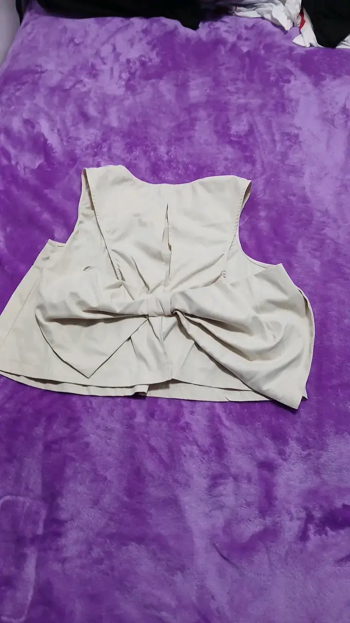 Blusa sin mangas beige para mujer - 2