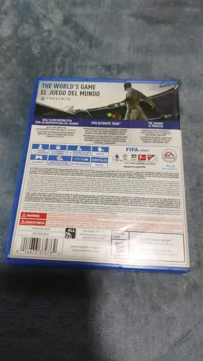 Juego FIFA 18 para PS4 en buen estado - miniatura 2