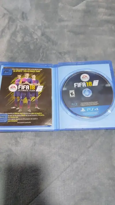 Juego FIFA 18 para PS4 en buen estado - miniatura 3