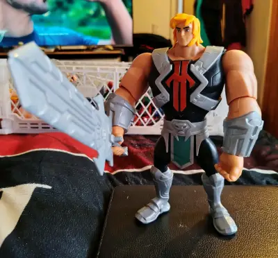 Figura de acción He-Man con espada - miniatura 2