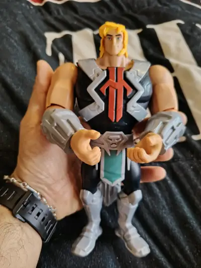 Figura de acción He-Man con espada - miniatura 3