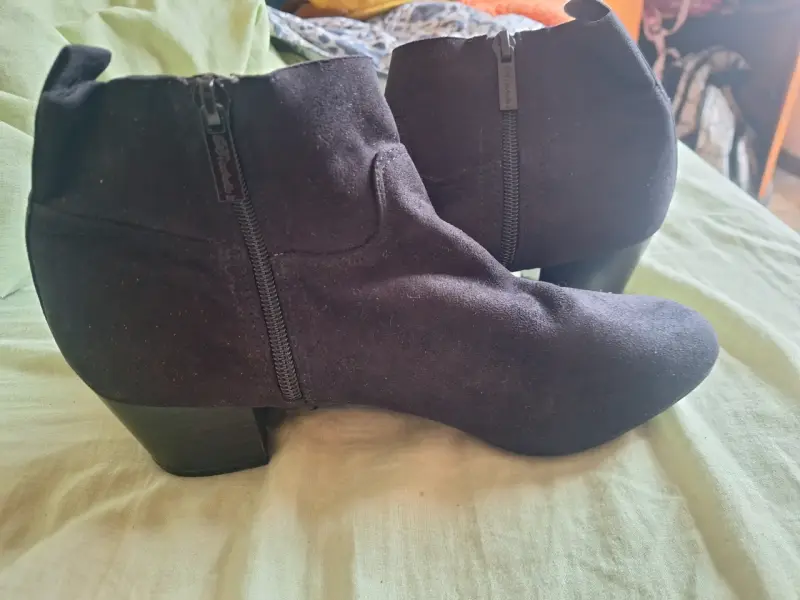 Botines de gamuza negros con tacón - 1