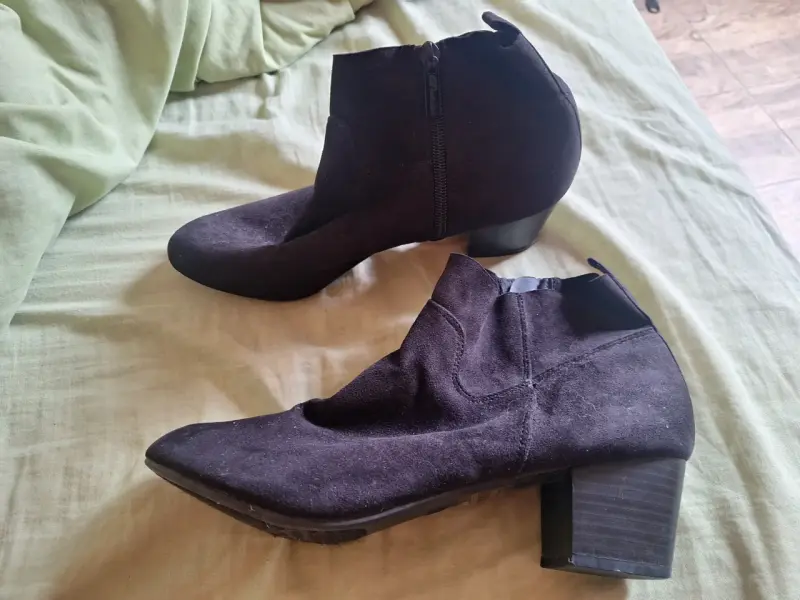 Botines de gamuza negros con tacón - 2