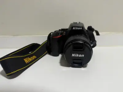 Cámara Nikon D5100 con lentes intercambiables - miniatura 1