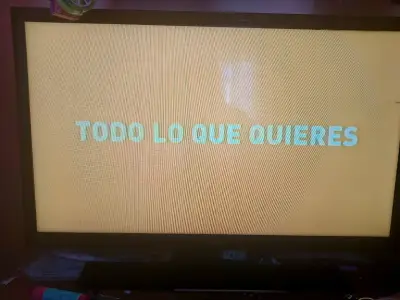Televisor Samsung con control remoto - miniatura 1
