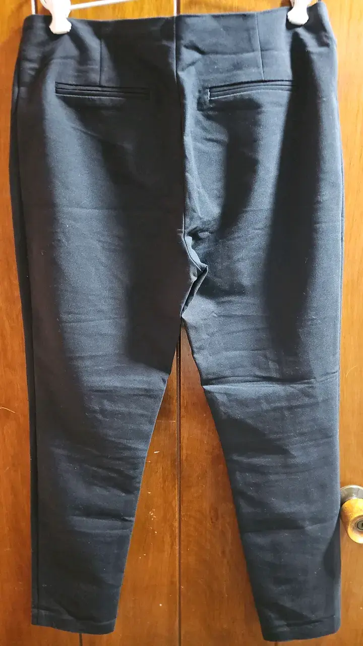 Pantalones negros con cierre para mujer - 2