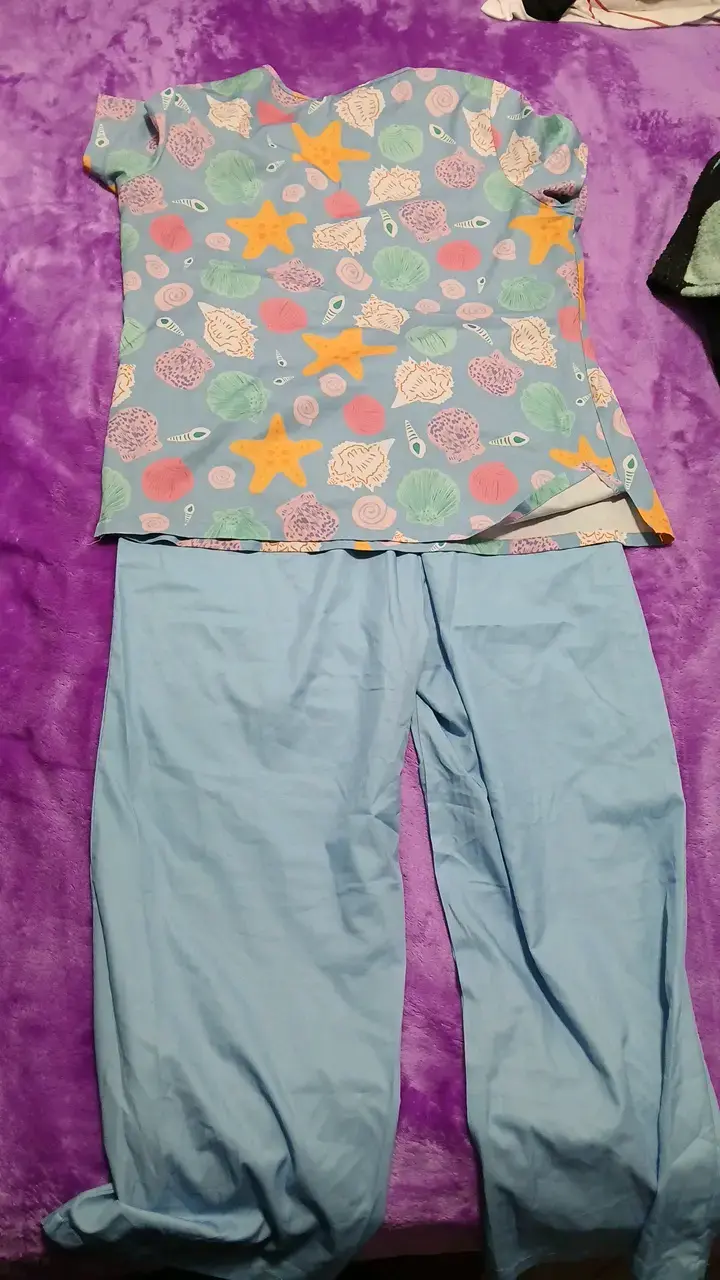 Uniforme de enfermer de mujer con estampado marino - 2