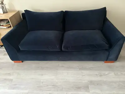 Sofá de terciopelo azul oscuro en buen estado - miniatura 3